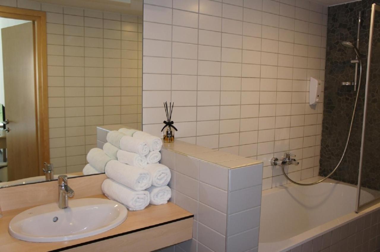 Zaliasis Slenis - Self Check-In Hotel - Free Parking Aukstkiemiai Exterior foto